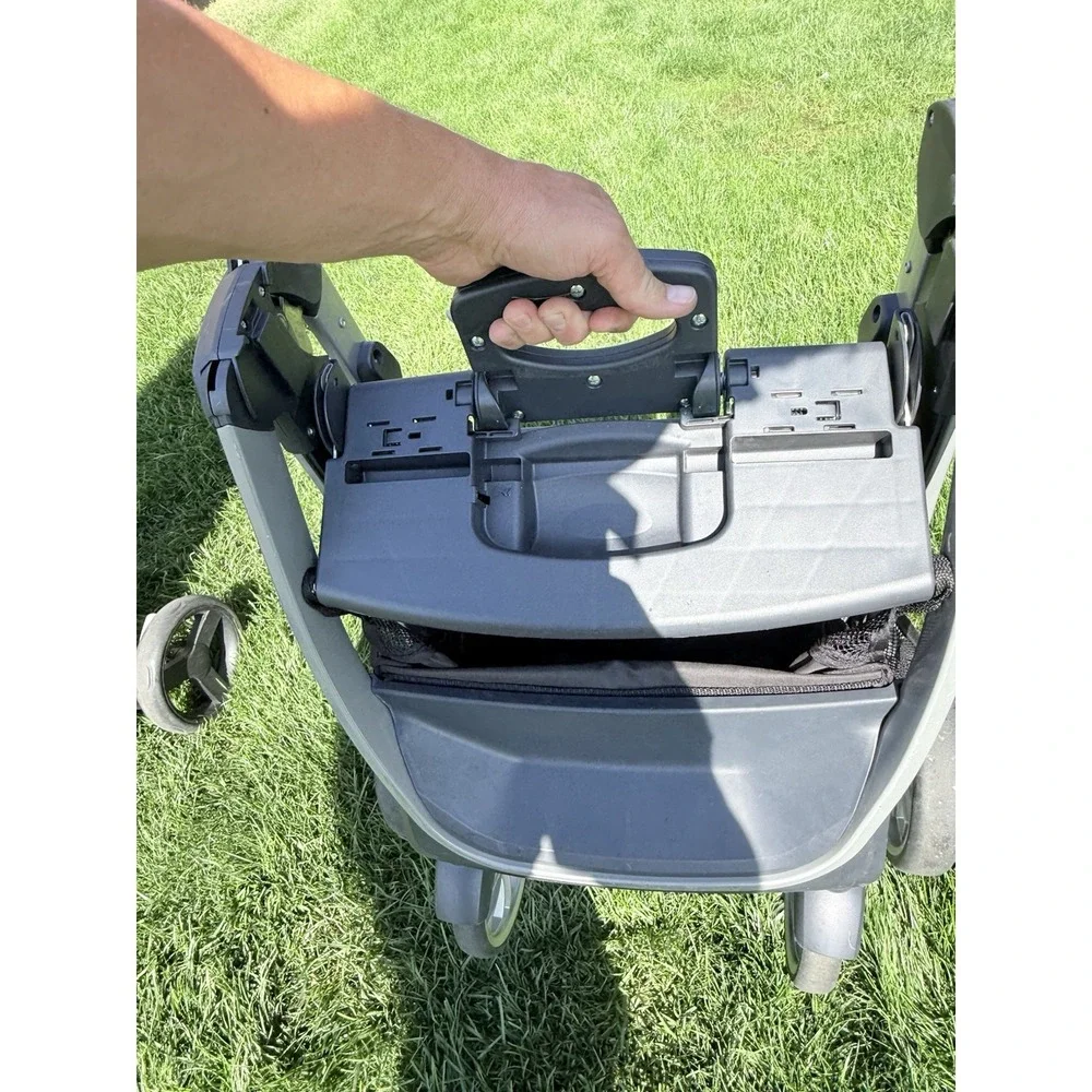 Chicco Bravo Quick-Fold Stroller Gently Used Easy One-Hand Fold Compact‎